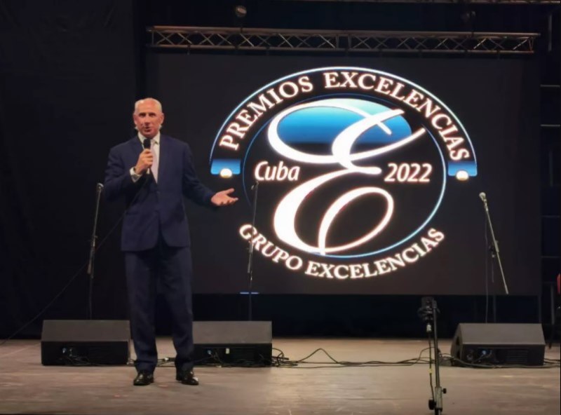 José Carlos entrega de Premios Excelencias Cuba 2022 