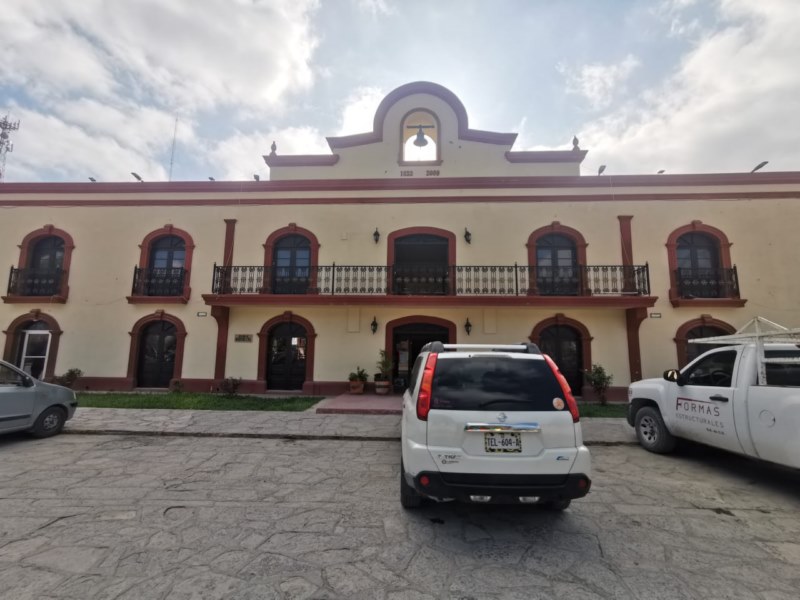 Presidencia municipal en Bustamante, Nuevo León. Edificio construido en 1832.