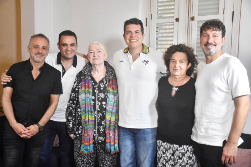 Mocedades junto a Daniel Martín, presidente del Instituto Latino de la Música