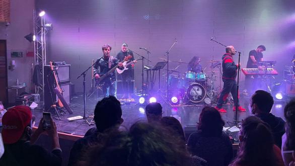 Banda Chancho en Piedra en “Show-ensayo clínico” en Chile 