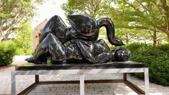  sculpture "Leda and the Swan" by renowned artist Fernando Botero