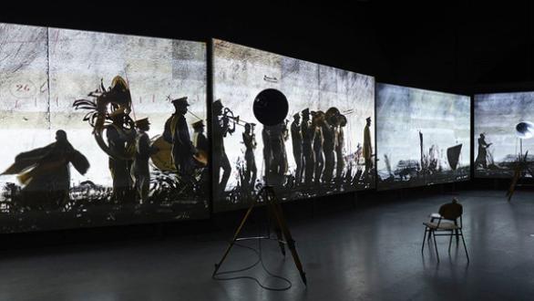 William Kentridge, More Sweetly Play the Dance, 2015  Eight channel HD film installation. Duration 15 minutes  Colección Fundació Sorigué  © William Kentridge  Photocredit Studio Hans Wilschut  Courtesy Lia Rumma Gallery